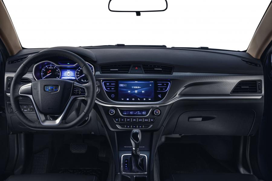 Торпедо Geely Emgrand 7 2018 года  (CIS) (фото 12 из 13)